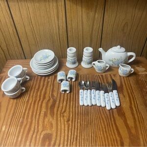VINTAGE AGGLO 28 Piece CHILD'S - DOLL Ceramic TEA SET W/ BLUE FLOWERS - JAPAN